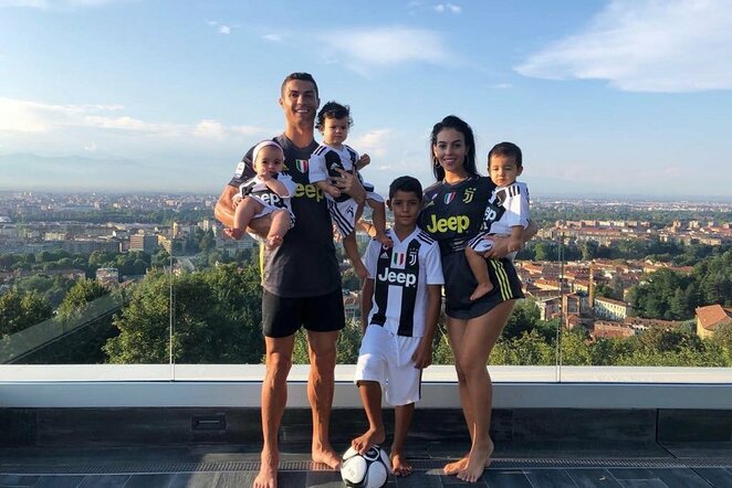 C.Ronaldo ir šeima | Instagram.com nuotr