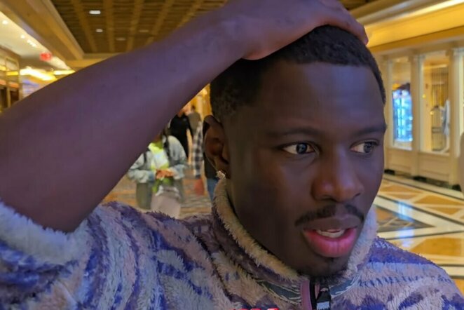 Richardsonas Hitchinsas | „Stop“ kadras