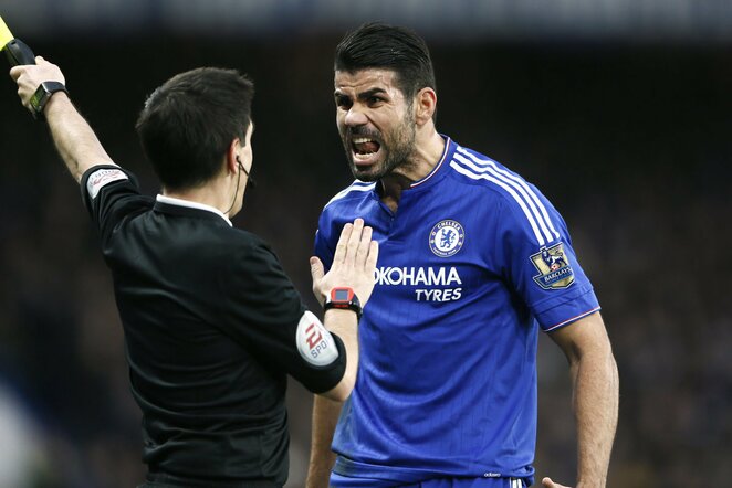 Už tokį elgesį dabar Diego Costa galėtų užsidirbti raudoną kortelę | Scanpix nuotr.