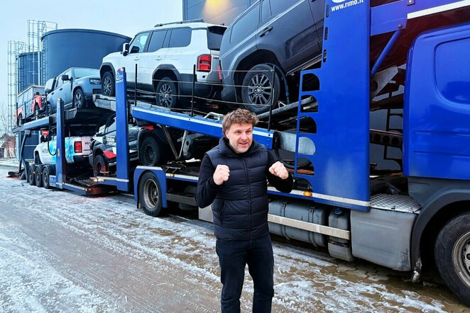 Benediktas Vanagas išlydėjo ypatingą krovinį | Komandos nuotr.