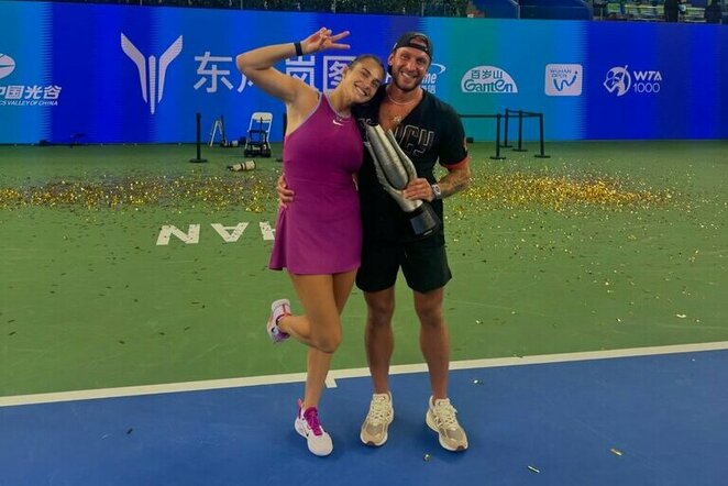 Aryna Sabalenka su sužadėtiniu  | Allos Fedorčenko ir Manto Stankevičiaus nuotr.