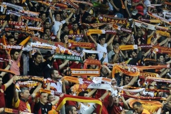 „Galatasaray“ sirgaliai sunerimę dėl N.Jawai'aus būklės (Scanpix nuotr.)