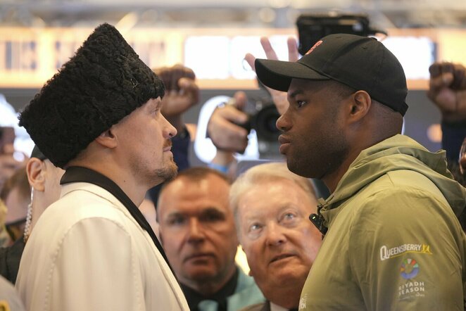 Oleksandras Usykas ir Danielis Dubois | Scanpix nuotr.