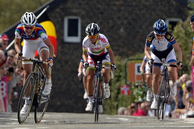 Moterų dviračių lenktynės | AFP/Scanpix nuotr.