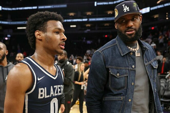 Bronny ir LeBronas Jamesas | Scanpix nuotr.