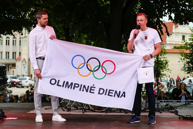 Kaunas perdavė Olimpinės dienos vėliavą Panevėiui (Teodoro Biliūno nuotr.) | Organizatorių nuotr.
