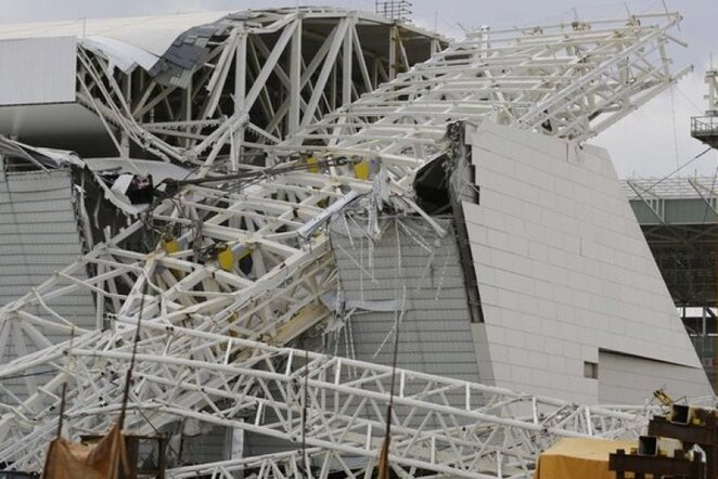 „Arena Corinthians“ stadiono vaizdas po nelaimės | AP/Scanpix nuotr.