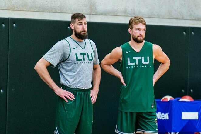 Jonas Valančiūnas ir Domantas Sabonis | Žygimanto Vingelio nuotr.