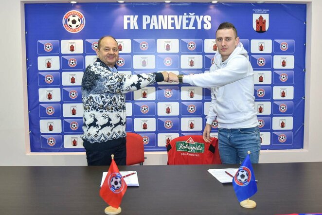 E.Jankauskas pasirašė sutartį su “Panevėžiu“ | fk-panevezys.lt