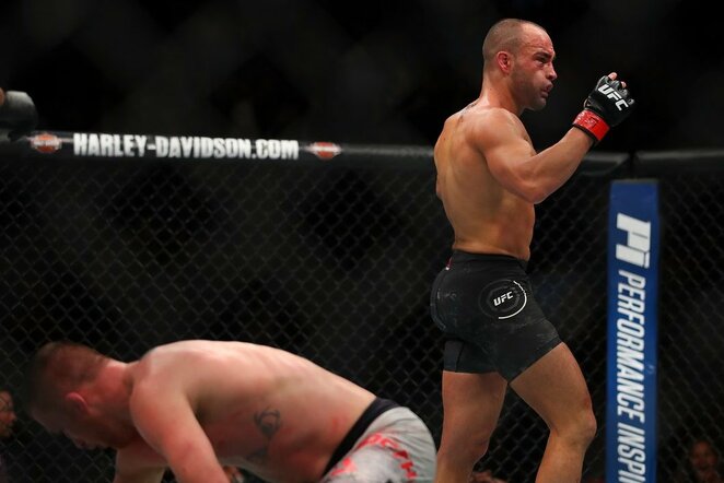 Eddie Alvarezas ir Justinas Gaethje | Scanpix nuotr.