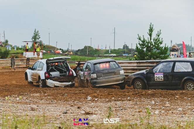Lietuvos automobilių kroso čempionato ir pirmenybių etapas „Viada“ trasoje | Organizatorių nuotr.