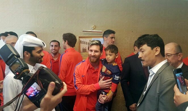 Lionelis Messi su mažuoju gerbėju | Scanpix nuotr.