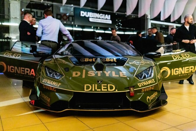 Išskirtine spalva padabintu „Lamborghini“ M.Matukaitis ir D.Azikejev varžysis ilgų nuotolių lenktynėse | Egidijaus Babelio nuotr.