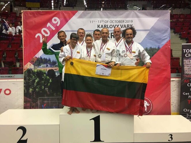 Lietuviai išsaugojo šotokan karatė pasaulio čempionų titulus | Organizatorių nuotr.