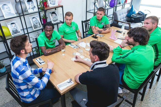 „Žalgiris“ apsilankė unikaliame socialiniame restorane „Pirmas blynas“ | Elvio Žaldario nuotr.