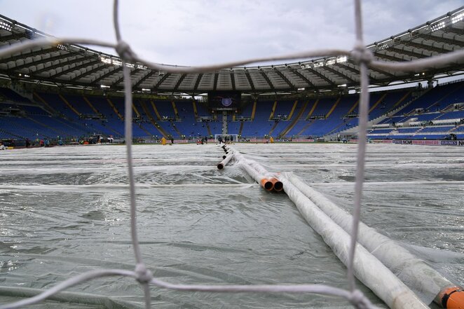 Vanduo stadione prieš „Lazio“ - „Milan“ akistatą | Scanpix nuotr.