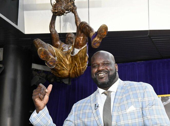 Shaquille'as O'Nealas prie statulos  | NKL nuotr.