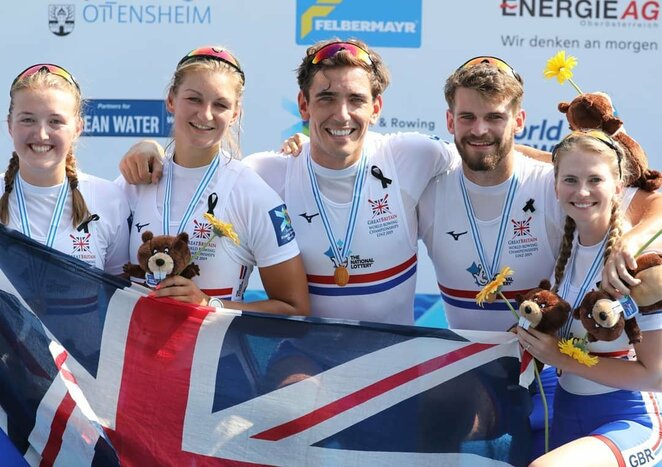 Giedrė Rakauskaitė (antra iš kairės) | asmeninio archyvo nuotr. Giedrė Rakauskaitė (antra iš kairės) | asmeninio archyvo nuotr.