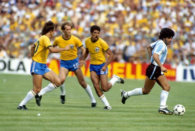Diego Maradona (dešinėje) | „Twitter“ nuotr.