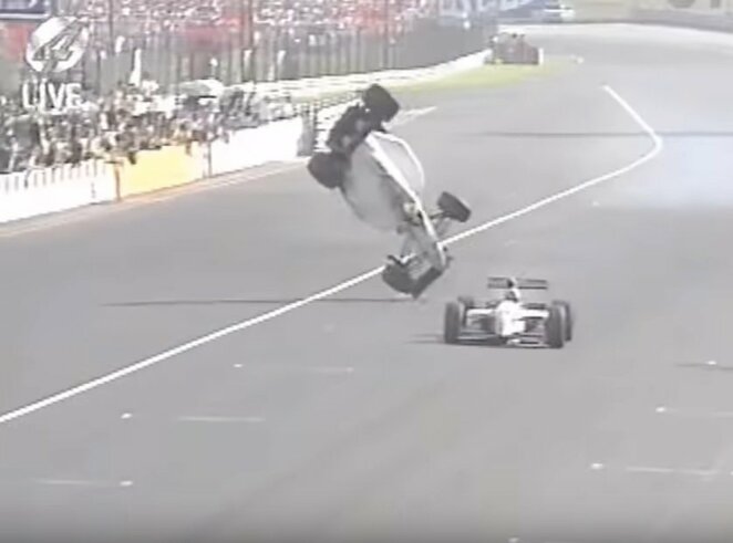 Christiano Fittipaldi avarija 1993 m. Italijos GP lenktynėse | Youtube.com nuotr.