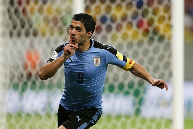 Luisas Suarezas ves į priekį Urugvajaus rinktinę | AP/Scanpix nuotr. | Scanpix nuotr.