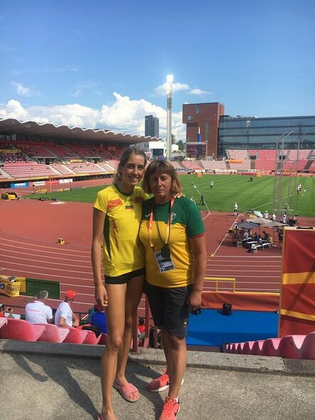 Urtė Baikštytė su mama bei trenere Juzefa Baikštiene | asmeninio archyvo nuotr. Urtė Baikštytė su mama bei trenere Juzefa Baikštiene | asmeninio archyvo nuotr.