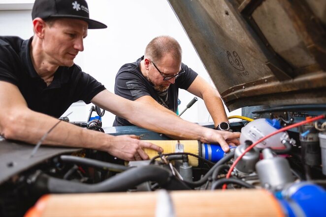 Automobilio ruošimas Dakaro raliui | Organizatorių nuotr.