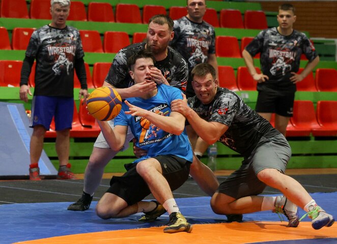 Anykščiuose sužaistos pirmosios šalies istorijoje „Wrestball“ rungtynės | Organizatorių nuotr.