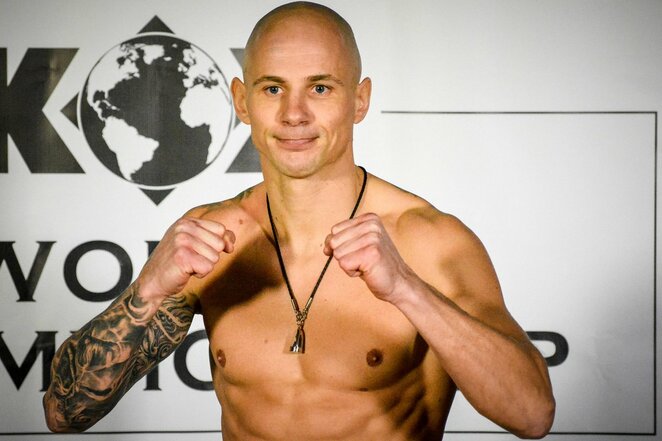 „Bushido & KOK'55 Hero's“ kovotojų svėrimai | Sportas.lt/Tito Pacausko nuotr.