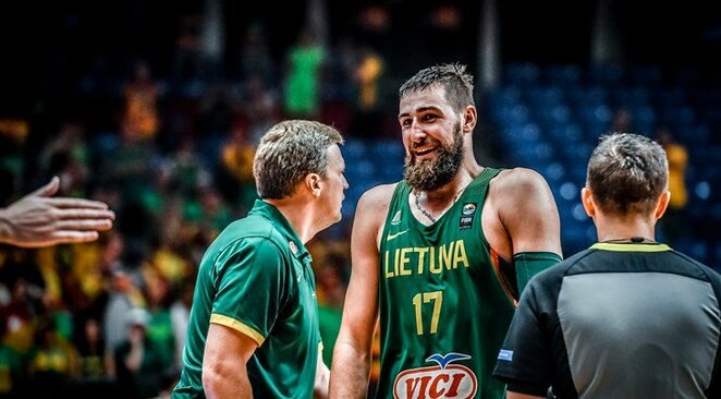 Adomaitis ir Valančiūnas | FIBA nuotr.
