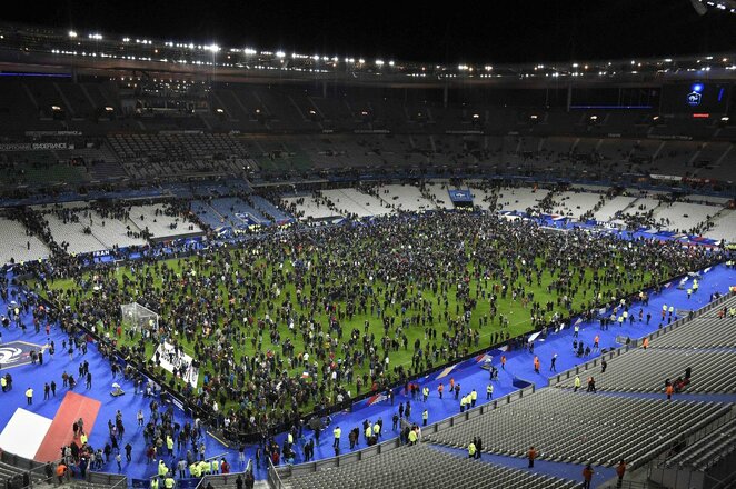Dėl terorizmo akto žiūrovai kurį laiką buvo stadione | Scanpix nuotr.