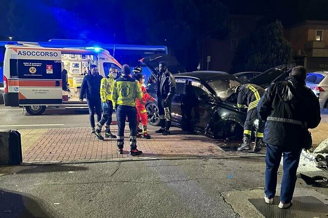 Mario Balotelli pateko į avariją | „Twitter“ nuotr. Mario Balotelli pateko į avariją | „Twitter“ nuotr.