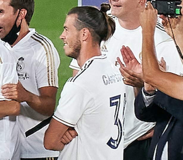 Garethas Bale'as per trenerio mėtymo į orą ceremoniją | „Stop“ kadras