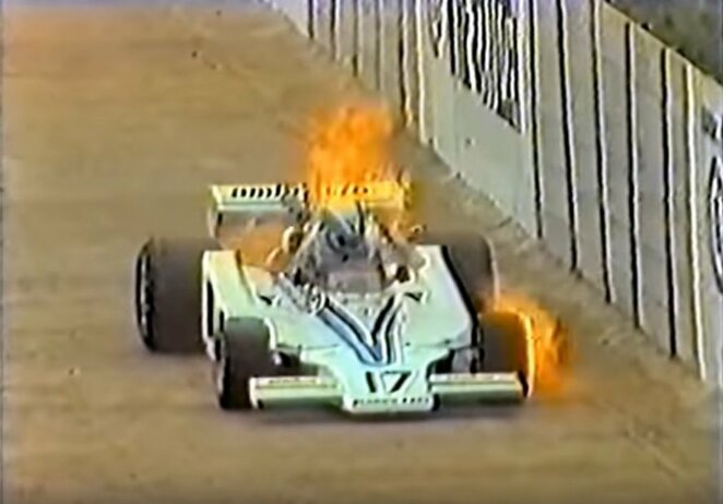 Tomo Pryce‘o avarija 1977 m. Pietų Afrikos GP lenktynėse | Youtube.com nuotr.